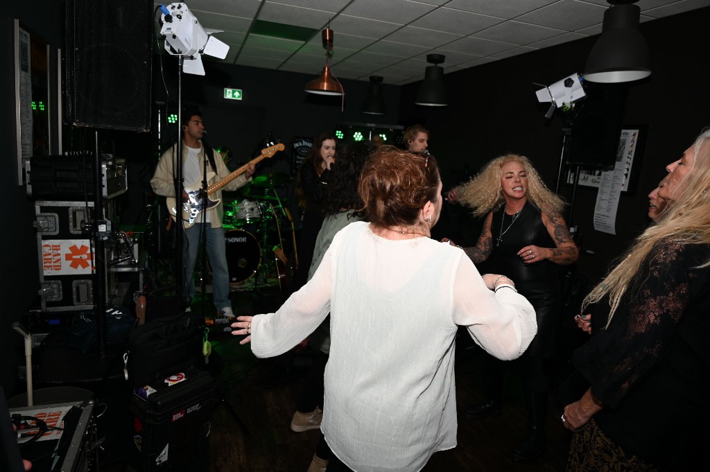 ../Images/10 jaar Ro's Barbershop 033.jpg